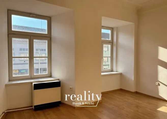 Pronájem bytu 2+1, Moravské Budějovice, nám. ČSA, 70 m2