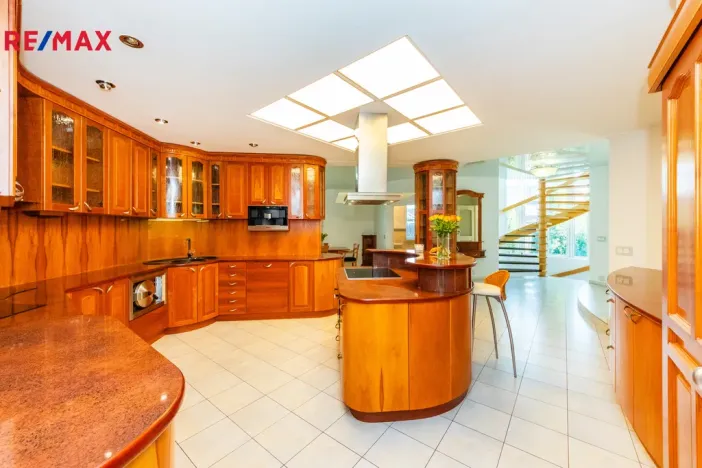 Prodej kanceláře, Praha, U zahrádek, 433 m2