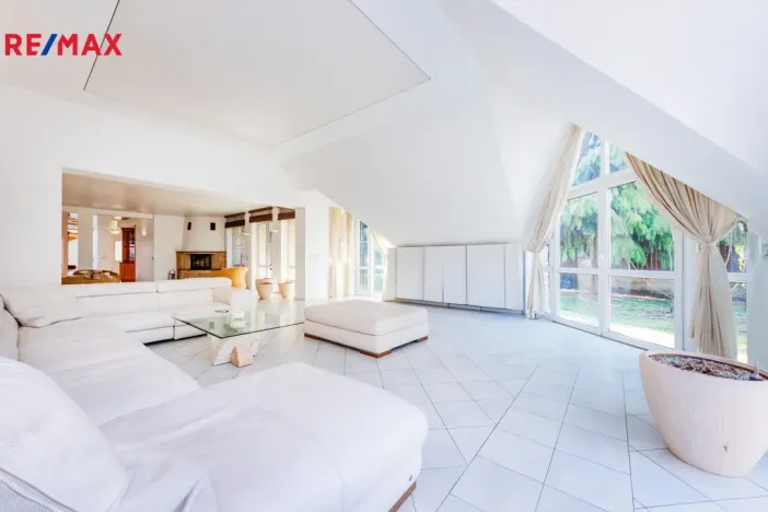 Prodej kanceláře, Praha, U zahrádek, 433 m2