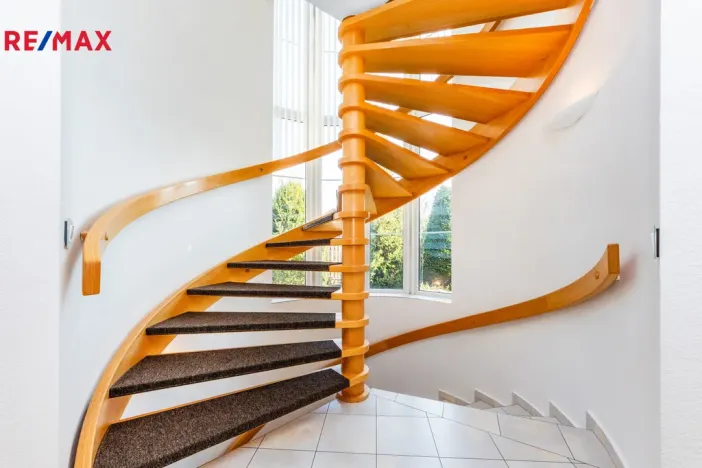 Prodej kanceláře, Praha, U zahrádek, 433 m2