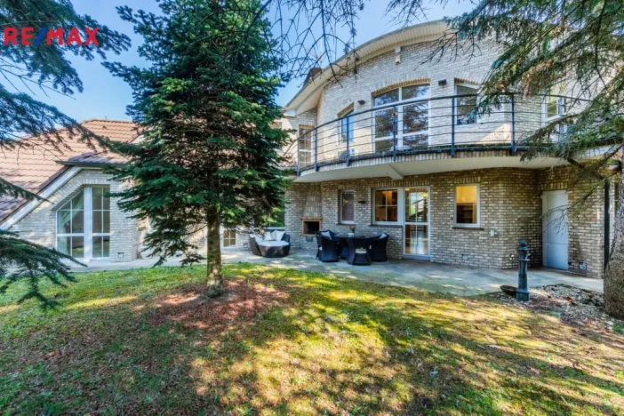 Prodej kanceláře, Praha, U zahrádek, 433 m2