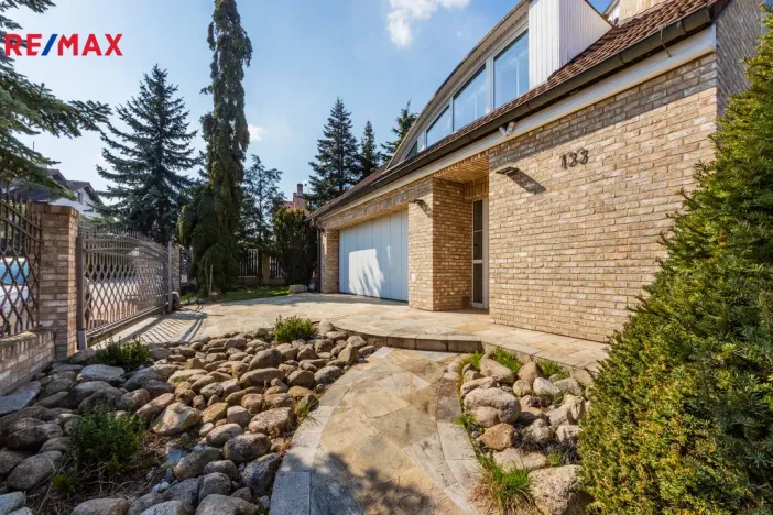 Prodej kanceláře, Praha, U zahrádek, 433 m2