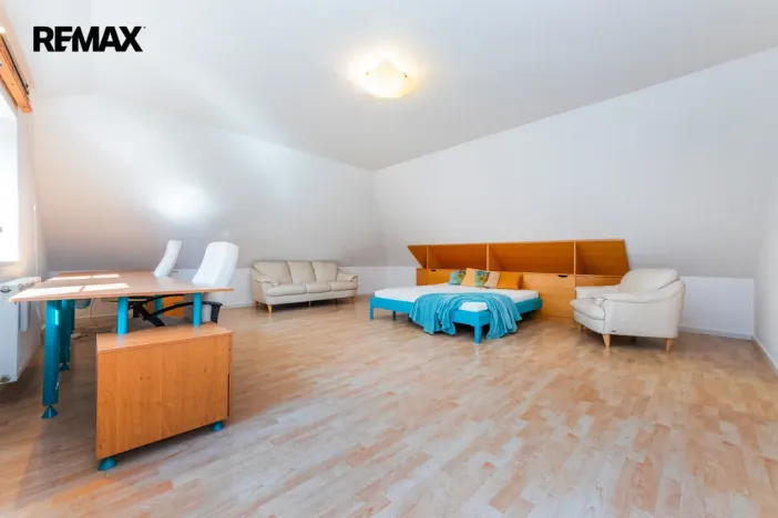 Prodej kanceláře, Praha, U zahrádek, 433 m2