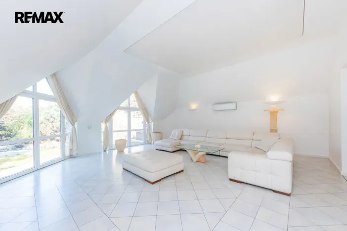 Prodej kanceláře, Praha, U zahrádek, 433 m2