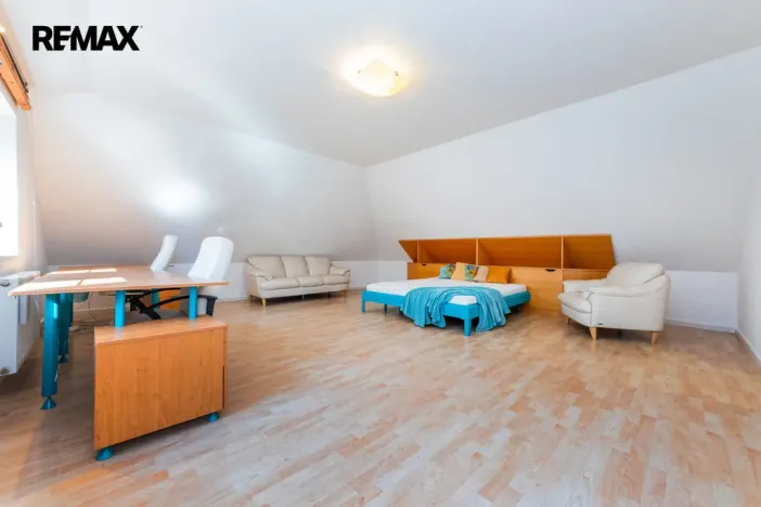Prodej kanceláře, Praha, U zahrádek, 433 m2