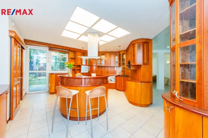 Prodej rodinného domu, Praha, U zahrádek, 433 m2