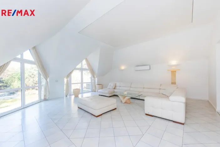 Prodej rodinného domu, Praha, U zahrádek, 433 m2