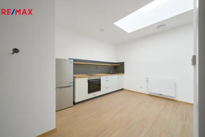 Pronájem bytu 1+kk, Hradec Králové - Pražské Předměstí, Blažíčkovo náměstí, 19 m2