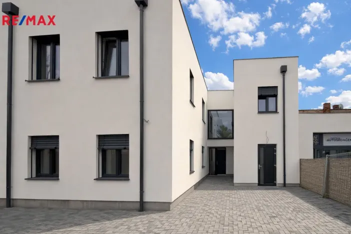 Pronájem bytu 1+kk, Hradec Králové - Pražské Předměstí, Blažíčkovo náměstí, 30 m2