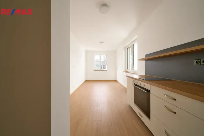 Pronájem bytu 1+kk, Hradec Králové - Pražské Předměstí, Blažíčkovo náměstí, 30 m2