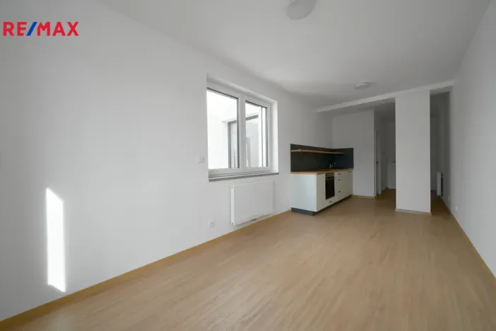 Pronájem bytu 1+kk, Hradec Králové - Pražské Předměstí, Blažíčkovo náměstí, 30 m2