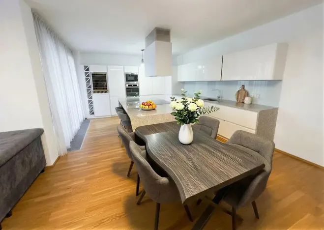 Pronájem bytu 4+kk, Praha - Žižkov, Pitterova, 117 m2