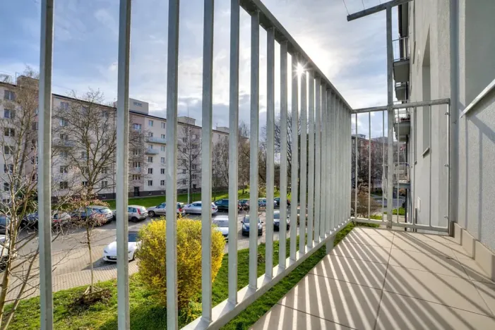 Pronájem bytu 2+1, Praha - Hloubětín, Zelenečská, 52 m2