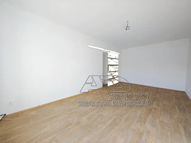 Pronájem bytu 2+kk, České Budějovice, Suchovrbenské nám., 44 m2