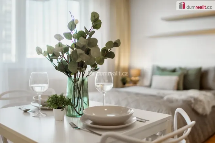 Pronájem bytu 1+kk, Praha - Jinonice, Pod stolovou horou, 37 m2