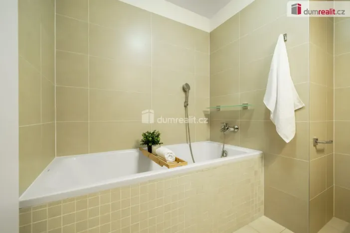 Pronájem bytu 1+kk, Praha - Jinonice, Pod stolovou horou, 37 m2