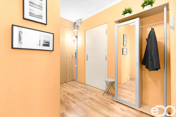 Prodej bytu 2+kk, Praha, Bazovského, 44 m2