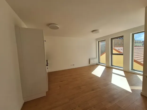 Pronájem bytu 2+kk, Praha - Vinohrady, Varšavská, 60 m2