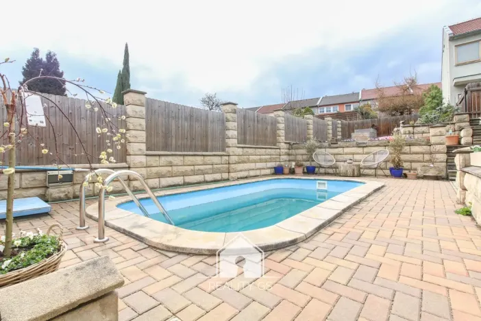 Prodej rodinného domu, Děčín, Thunská, 140 m2