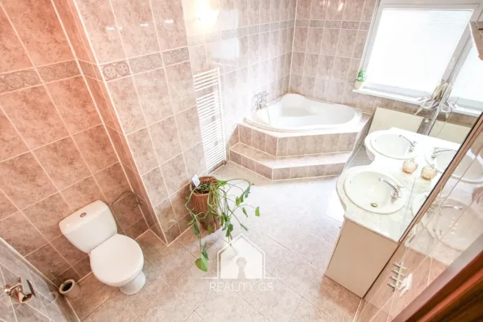 Prodej rodinného domu, Děčín, Thunská, 140 m2