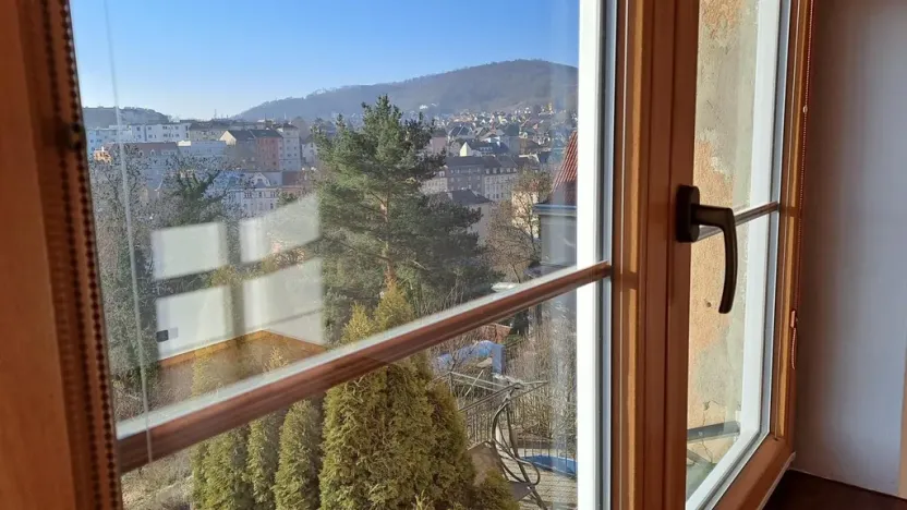 Pronájem atypického bytu, Ústí nad Labem - Ústí nad Labem-centrum, Koněvova, 112 m2