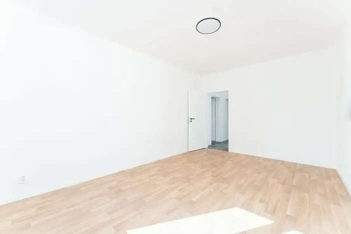 Prodej bytu 3+1, Praha - Malešice, Káranská, 76 m2