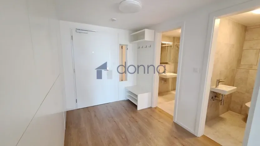 Pronájem bytu 2+kk, Praha, Hábova, 56 m2