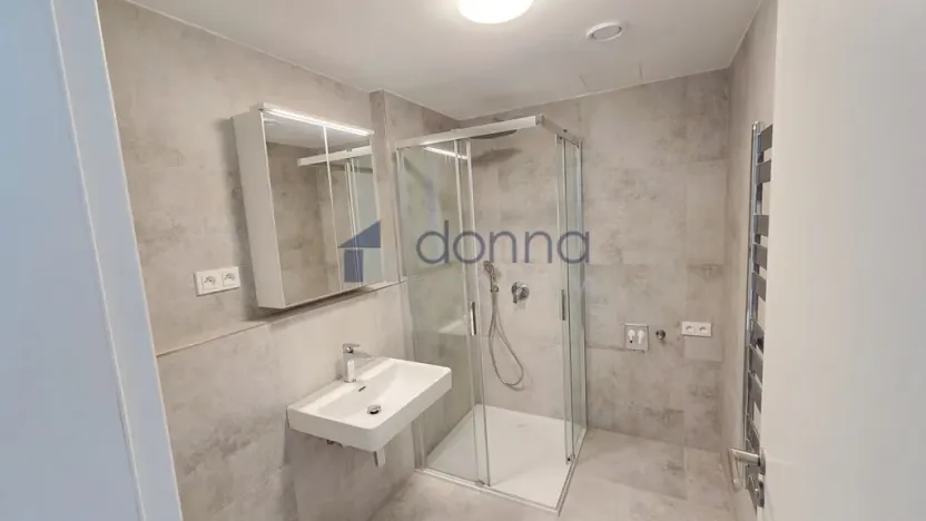 Pronájem bytu 2+kk, Praha, Hábova, 56 m2