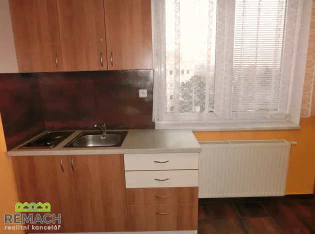 Pronájem bytu 1+kk, Uherské Hradiště, Velehradská třída, 25 m2