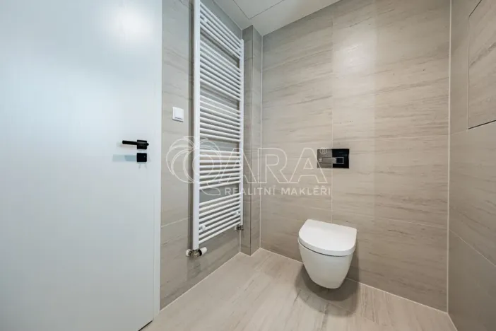 Pronájem bytu 1+kk, Praha - Hloubětín, Poděbradská, 39 m2