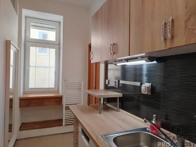 Pronájem bytu 2+1, Znojmo, Jarošova, 53 m2