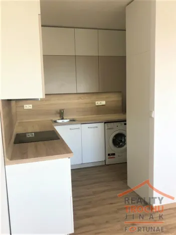 Pronájem bytu 1+kk, Hradec Králové, třída Edvarda Beneše, 30 m2