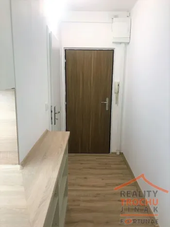 Pronájem bytu 1+kk, Hradec Králové, třída Edvarda Beneše, 30 m2