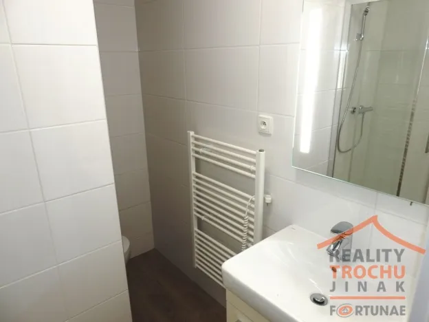 Pronájem bytu 1+kk, Hradec Králové, třída Edvarda Beneše, 30 m2