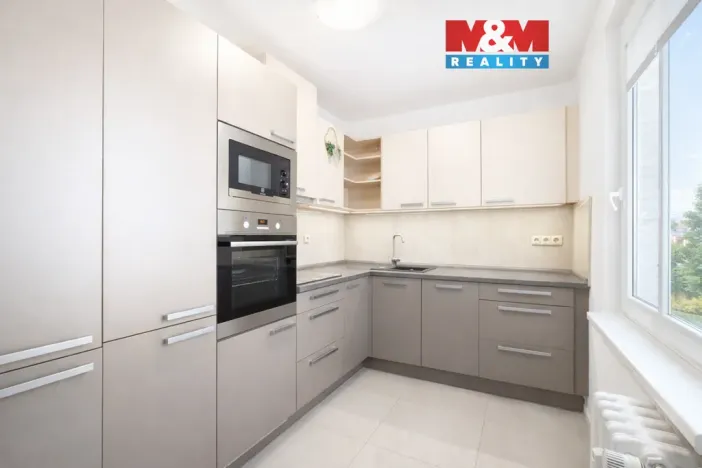 Prodej bytu 3+kk, Benešov, Hráského, 66 m2