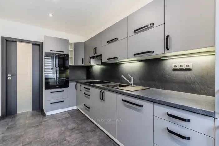 Prodej bytu 2+1, Kladno, gen. Píky, 62 m2