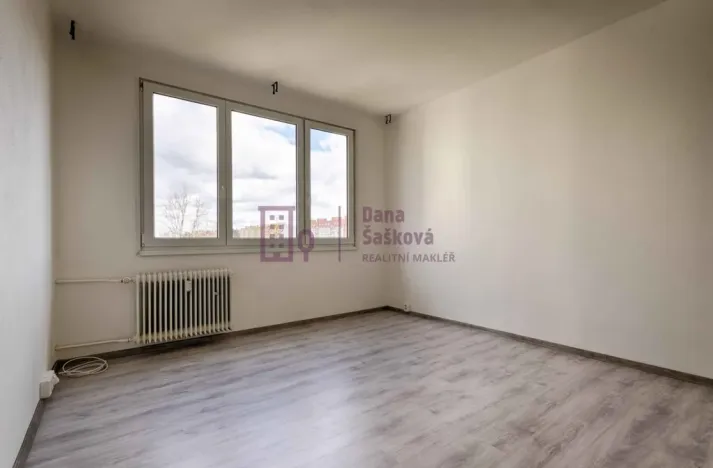 Pronájem bytu 2+kk, Jindřichův Hradec - Jindřichův Hradec III, sídliště Vajgar, 31 m2