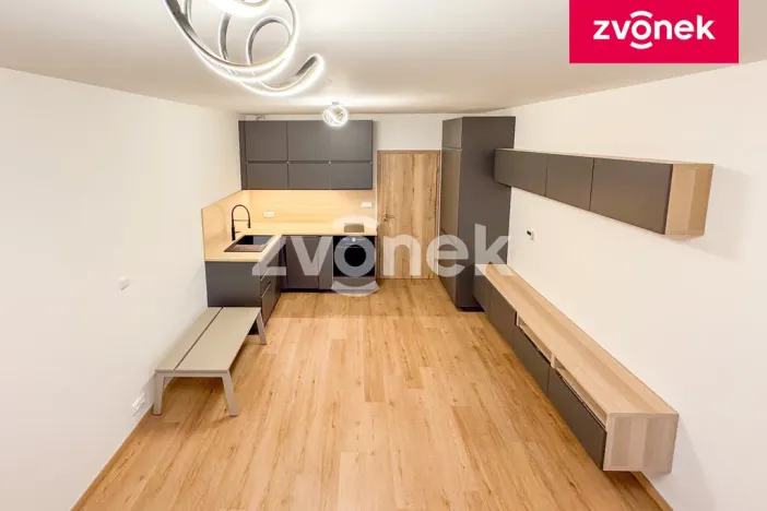 Pronájem bytu 1+kk, Zlín, Nad Stráněmi, 37 m2