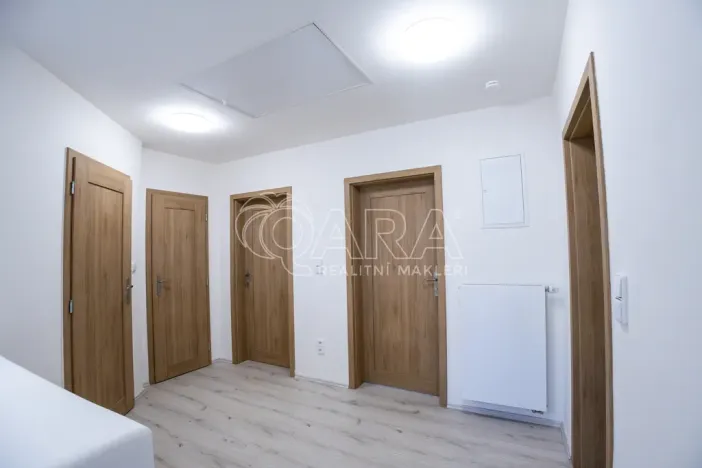 Pronájem bytu 4+kk, Praha - Bohnice, V Nových Bohnicích, 94 m2