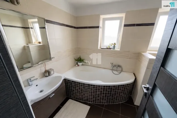 Prodej rodinného domu, Suchdol, 271 m2