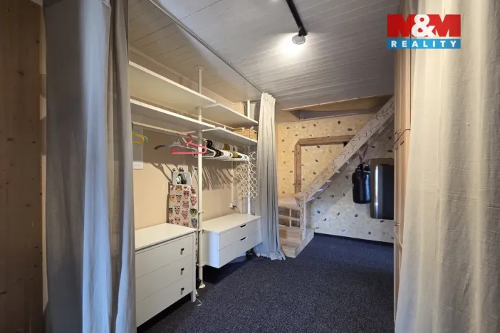 Pronájem bytu 2+kk, Karlovy Vary - Bohatice, U Trati, 69 m2
