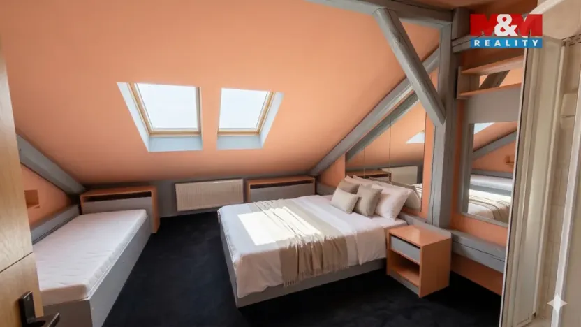 Prodej rodinného domu, České Velenice, Komenského, 650 m2