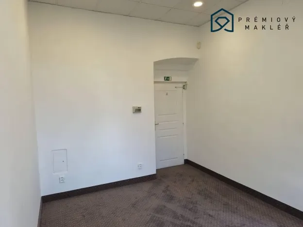 Pronájem kanceláře, Litvínov - Horní Litvínov, Masarykovo nám., 33 m2