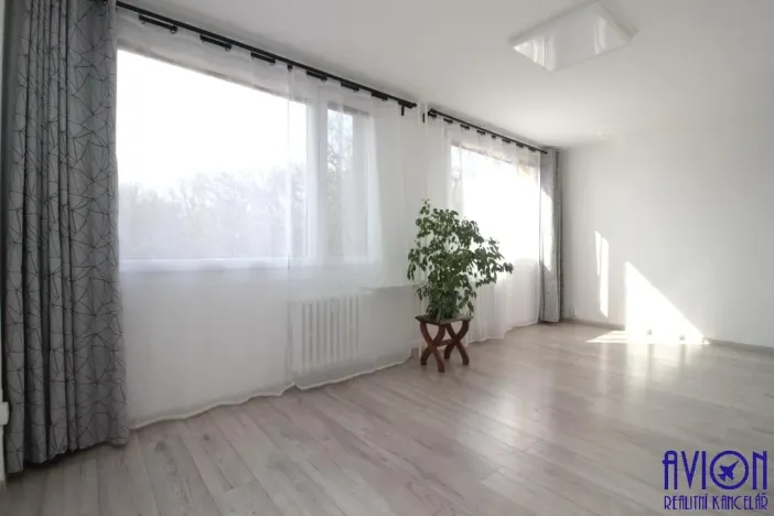 Pronájem bytu 2+kk, Praha - Kobylisy, Jelínkova, 47 m2