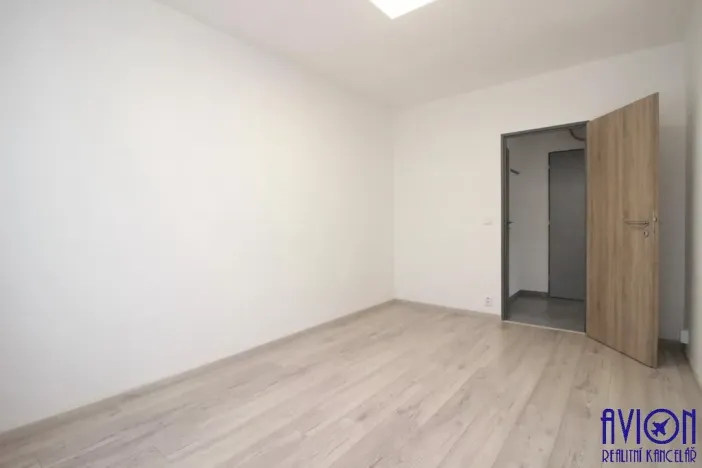 Pronájem bytu 2+kk, Praha - Kobylisy, Jelínkova, 47 m2