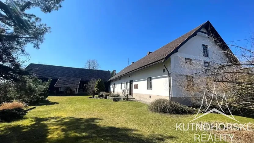 Pronájem chalupy, Čestín, 350 m2