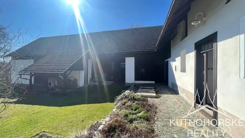 Pronájem chalupy, Čestín, 350 m2