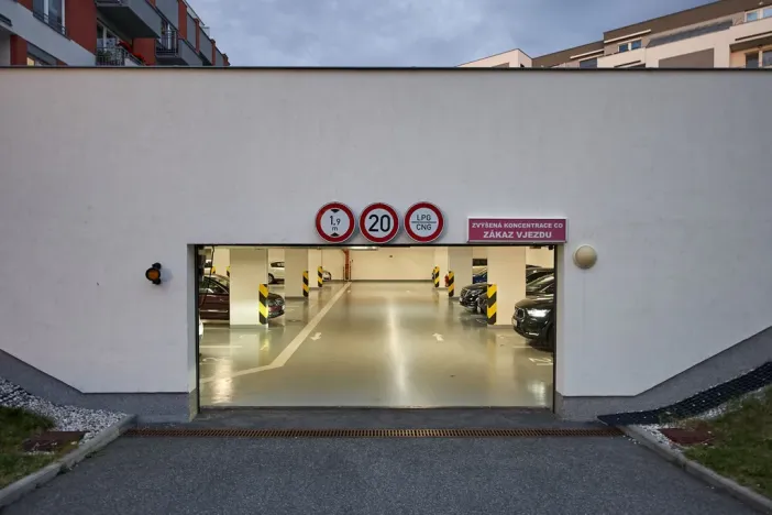 Pronájem bytu 1+kk, Praha, Milotická, 35 m2