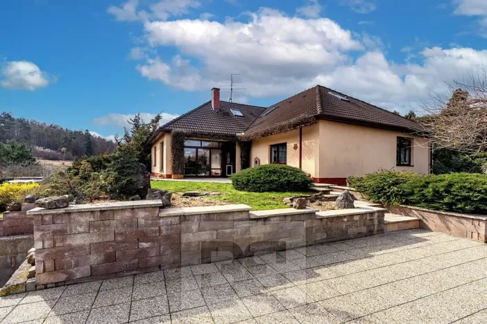 Prodej rodinného domu, Králův Dvůr, 262 m2