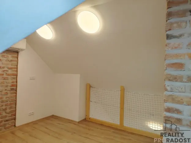 Pronájem bytu 3+kk, Znojmo, nám. Kpt. Otm. Chlupa, 65 m2